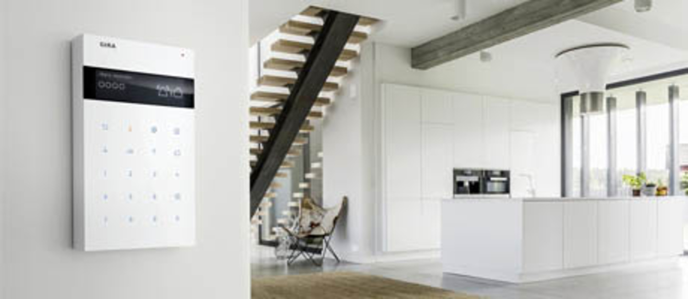 Gira Sicherheitssystem bei EEZ Energie- & Elektro Zentrum GmbH & Co. KG in Hemau